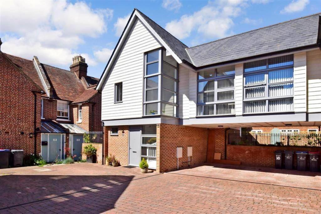 Modern City Centre House With Free Parking Canterbury Bagian luar foto
