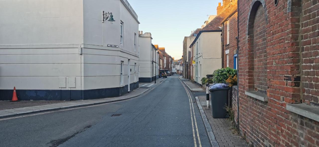 Modern City Centre House With Free Parking Canterbury Bagian luar foto