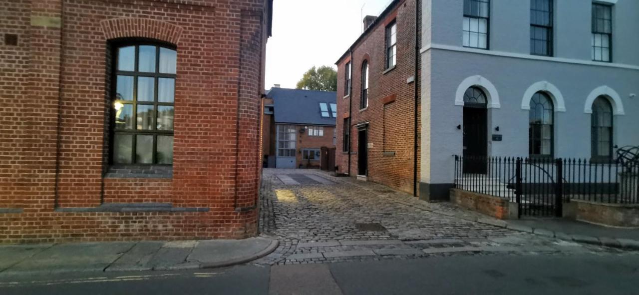Modern City Centre House With Free Parking Canterbury Bagian luar foto