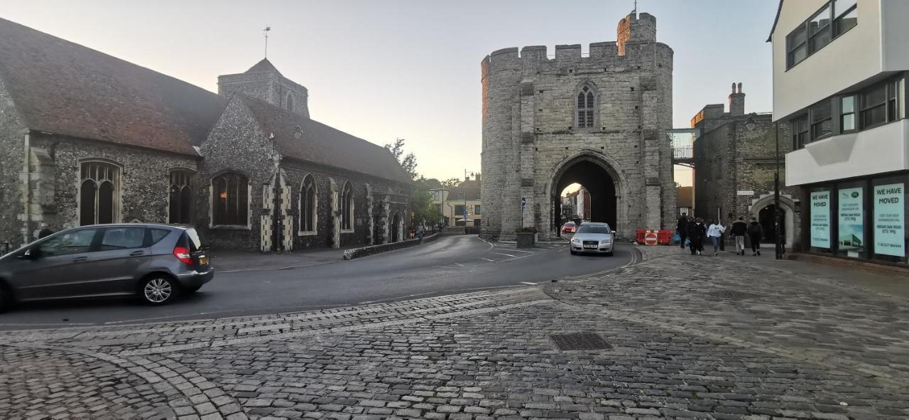 Modern City Centre House With Free Parking Canterbury Bagian luar foto