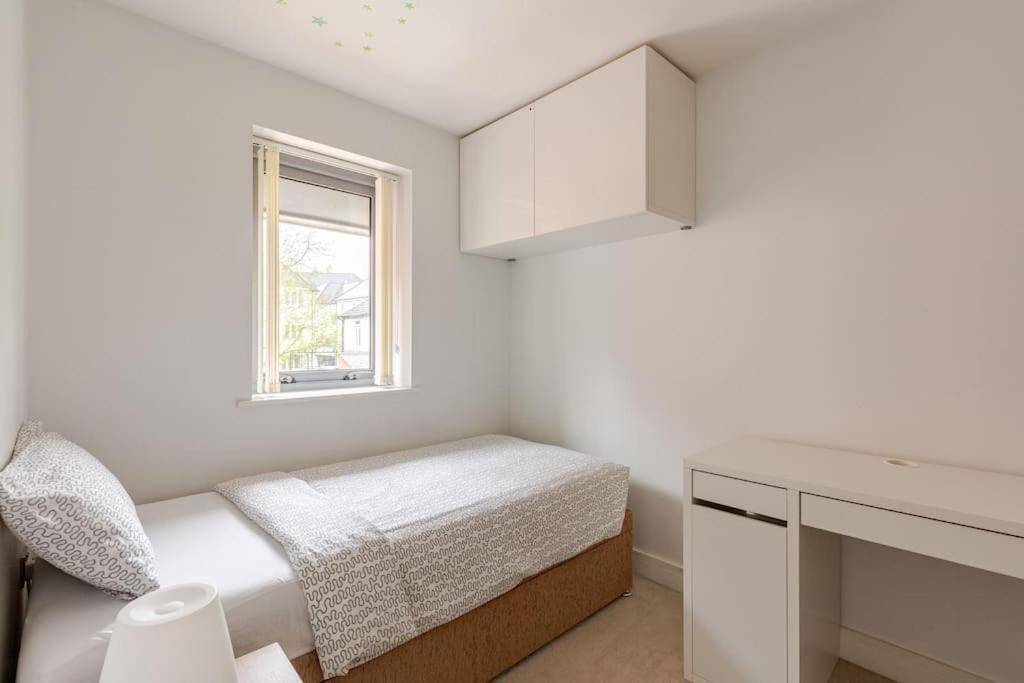 Modern City Centre House With Free Parking Canterbury Bagian luar foto