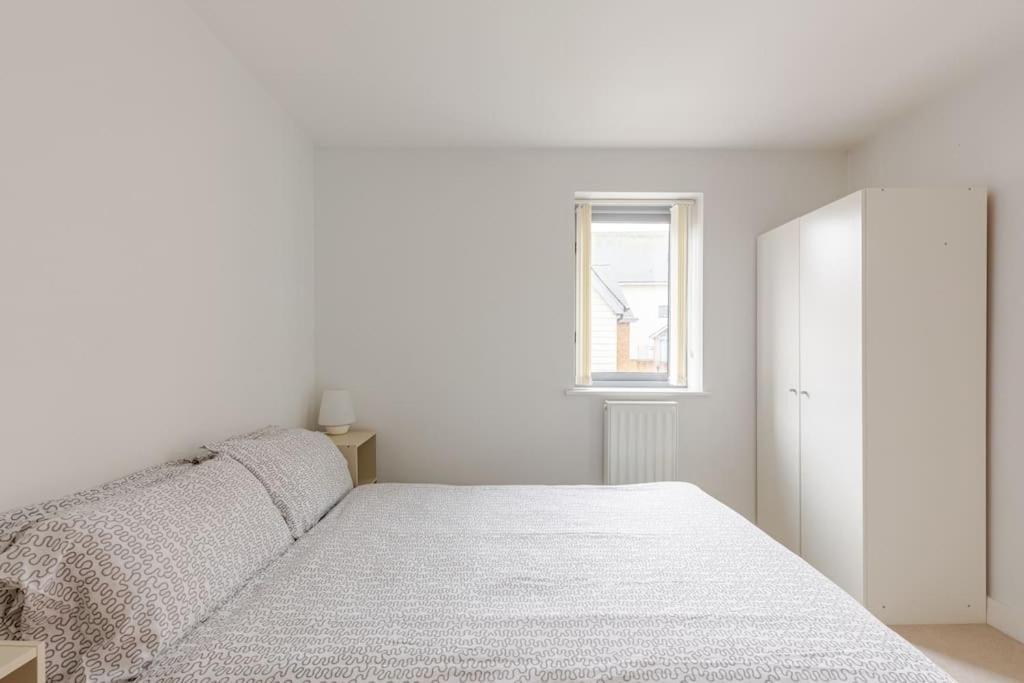 Modern City Centre House With Free Parking Canterbury Bagian luar foto