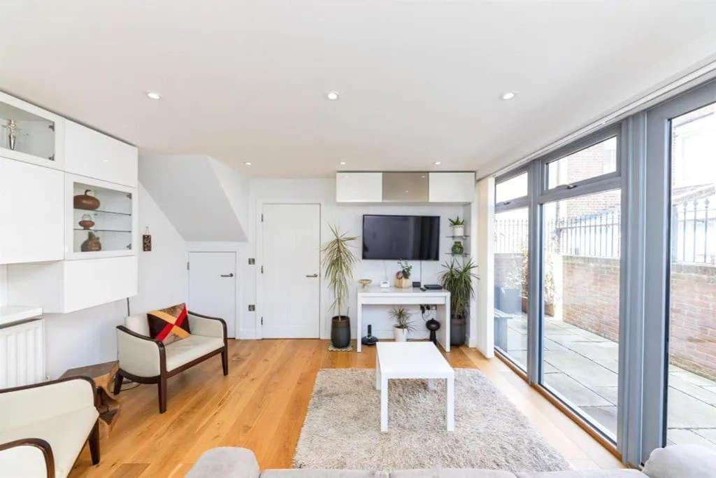 Modern City Centre House With Free Parking Canterbury Bagian luar foto